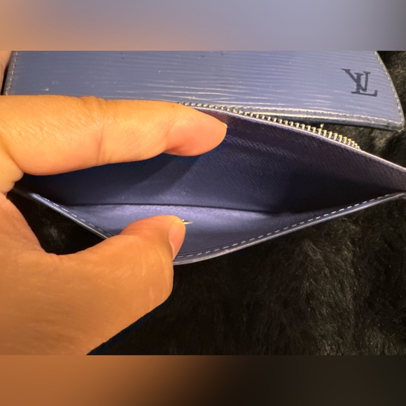 Louis Vuitton Tresor Wallet - Picture 15 of 17